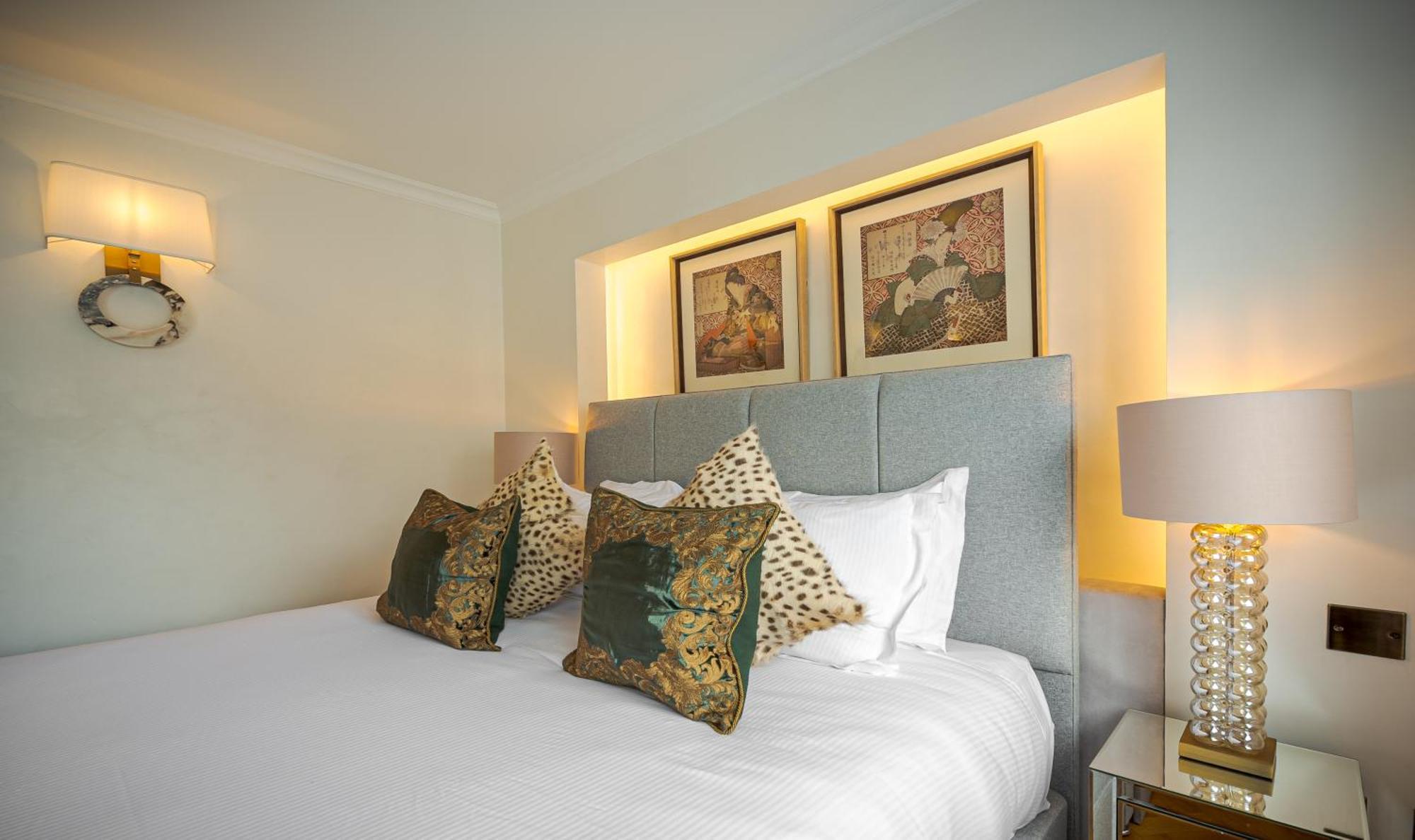 Modern Knightsbridge Apartment With Balcony Overlooking Harrods Prime Location Londra Esterno foto