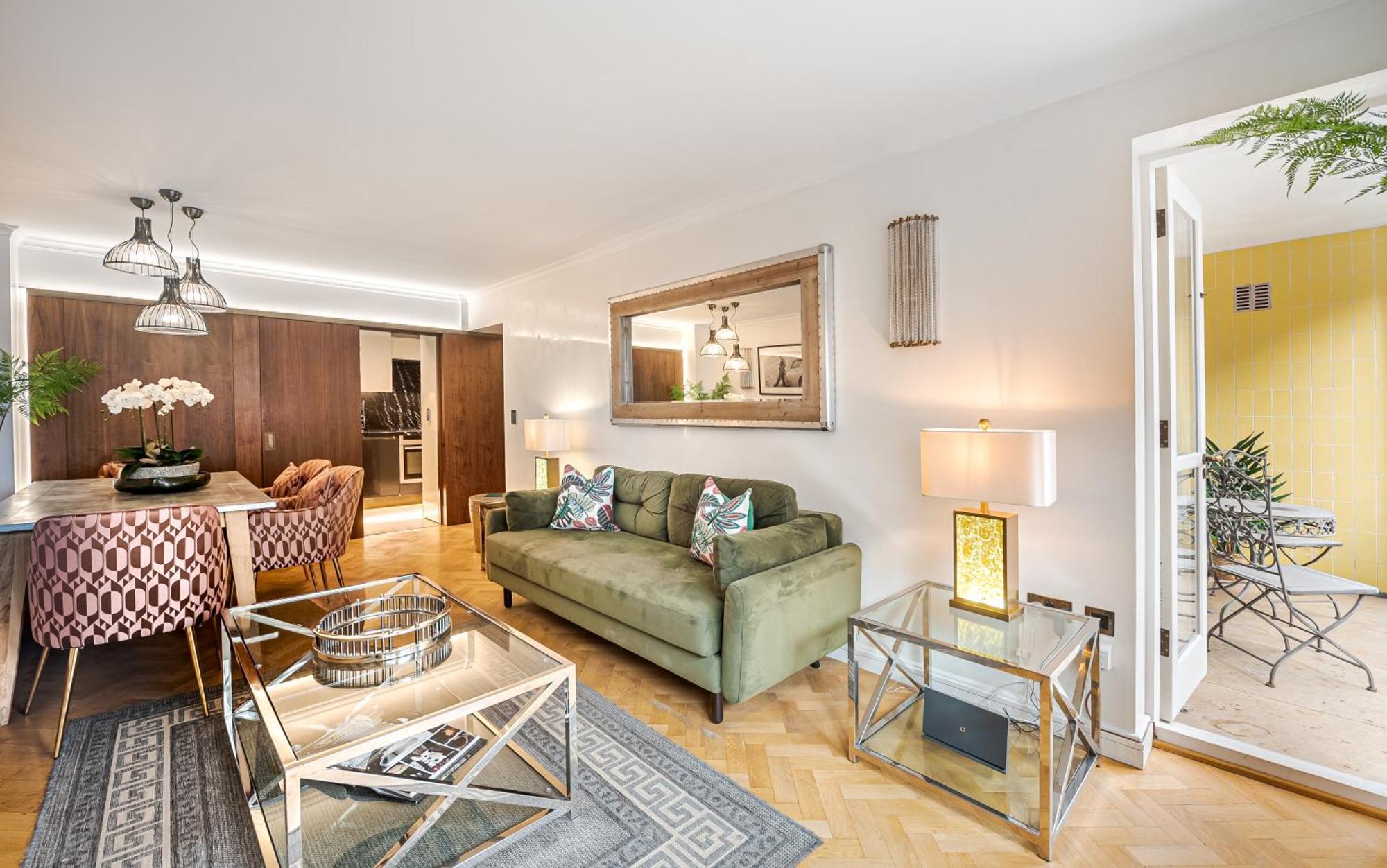 Modern Knightsbridge Apartment With Balcony Overlooking Harrods Prime Location Londra Esterno foto