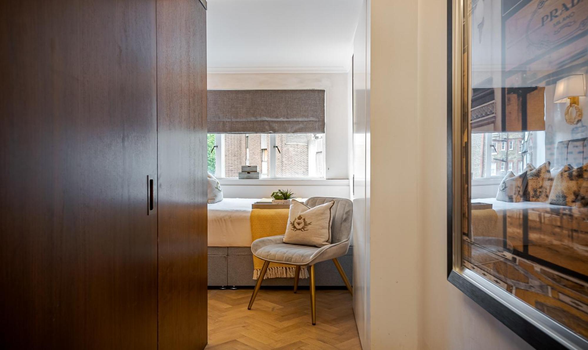 Modern Knightsbridge Apartment With Balcony Overlooking Harrods Prime Location Londra Esterno foto