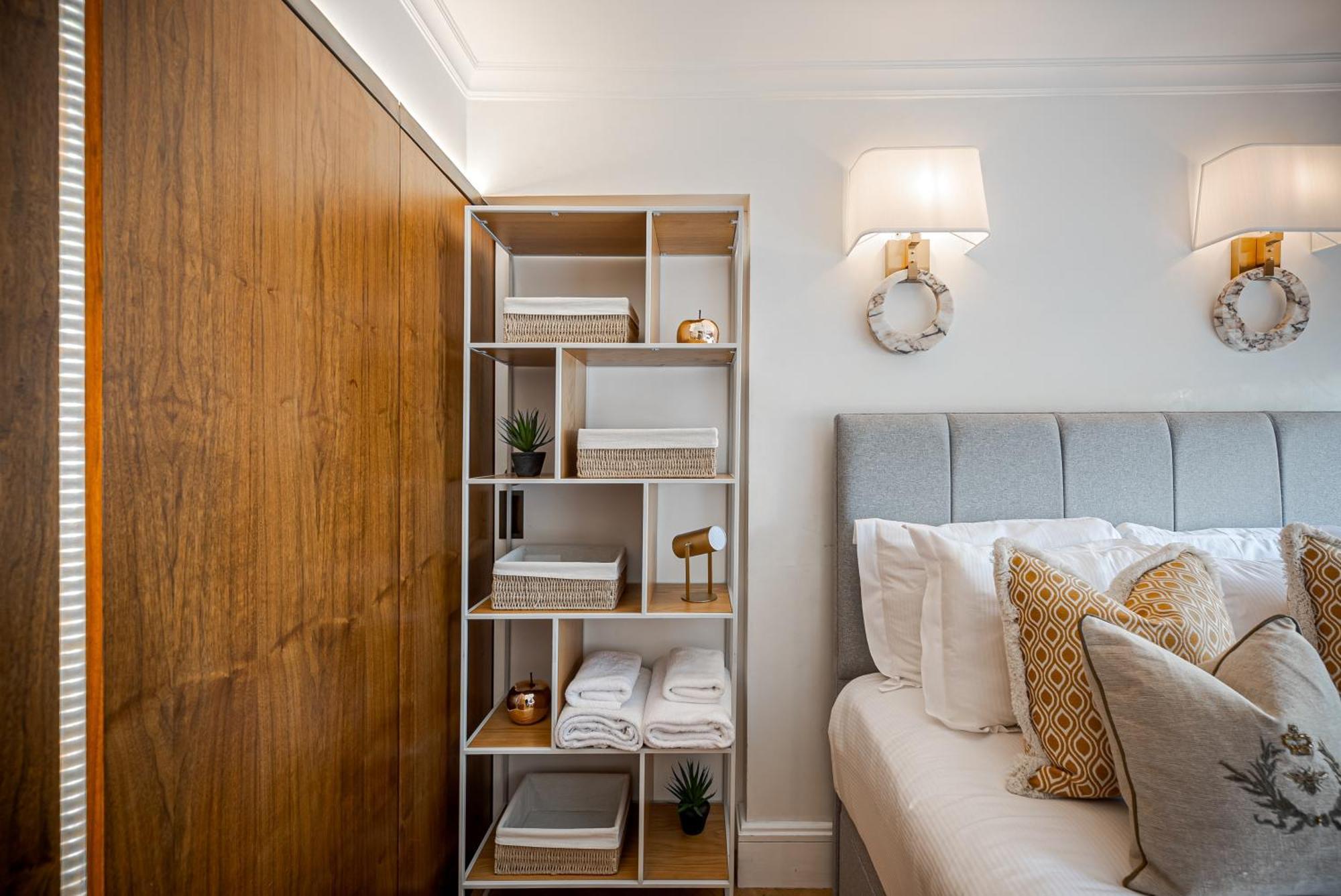 Modern Knightsbridge Apartment With Balcony Overlooking Harrods Prime Location Londra Esterno foto