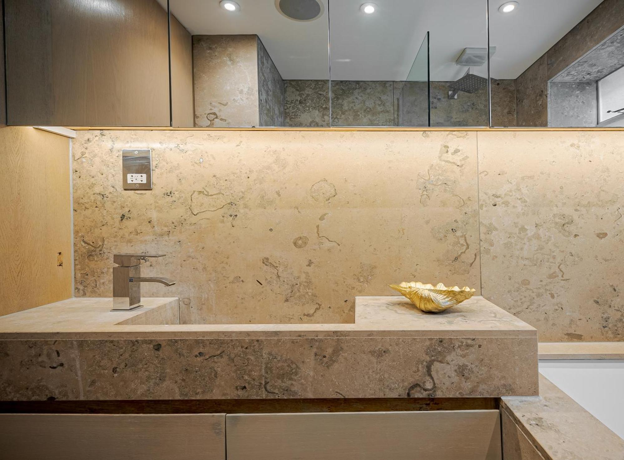 Modern Knightsbridge Apartment With Balcony Overlooking Harrods Prime Location Londra Esterno foto