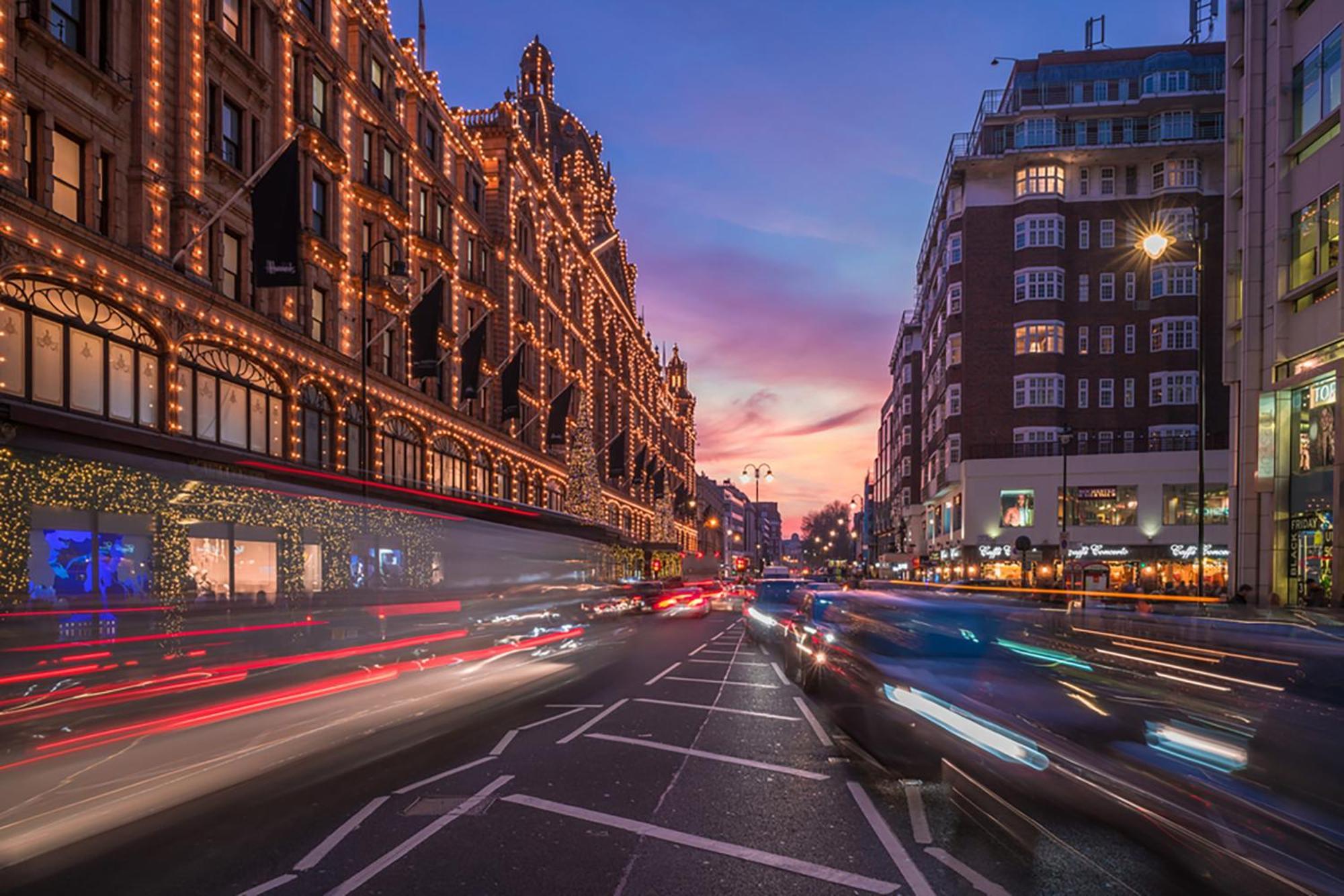 Modern Knightsbridge Apartment With Balcony Overlooking Harrods Prime Location Londra Esterno foto